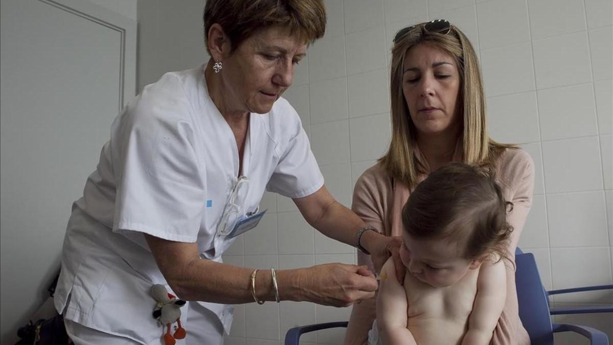 Los enfermeros prescribirán las vacunas tras el verano