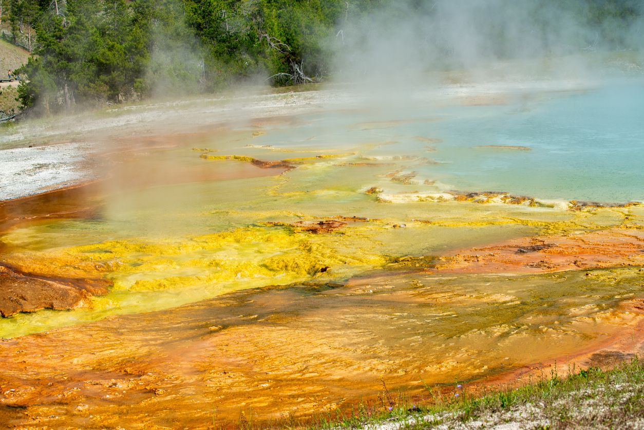 Las aguas anaranjadas de Alaska se parecen cada vez más a las de Yellowstone.