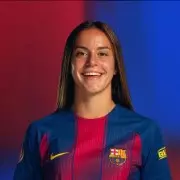 Clara Serrajordi, Centrocampista