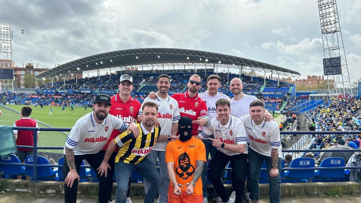 La intrahistoria de la conga viral de 10 zaragocistas en el Getafe - Las Palmas: "Nos volvimos locos"