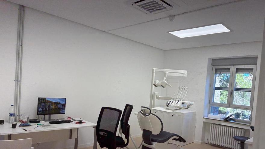 El hospital Militar estrena su nueva unidad de salud bucodental.