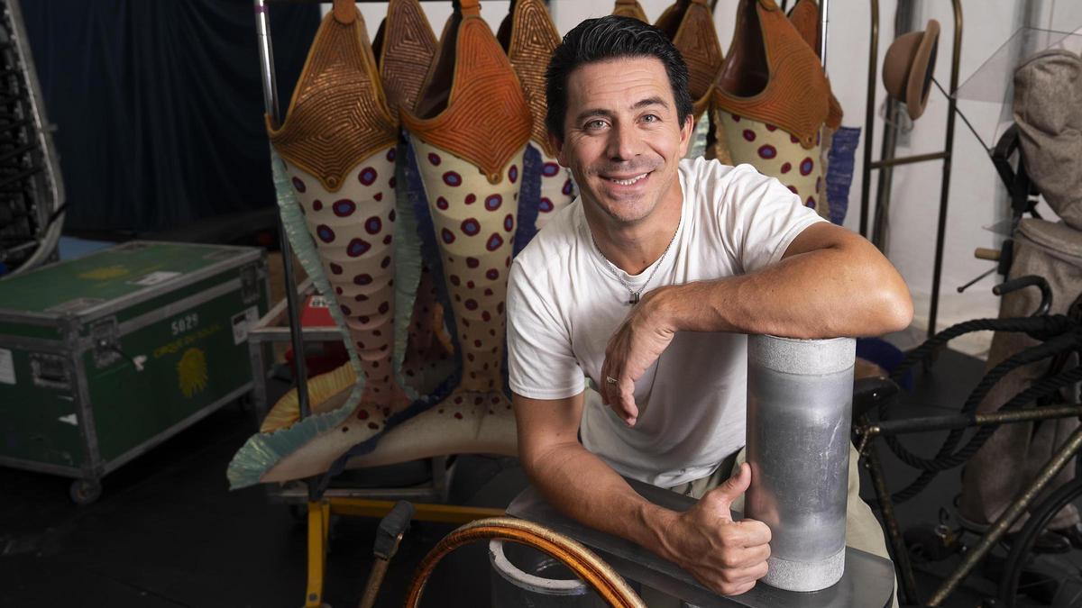 James González, equilibrista especializado en 'rola bola'