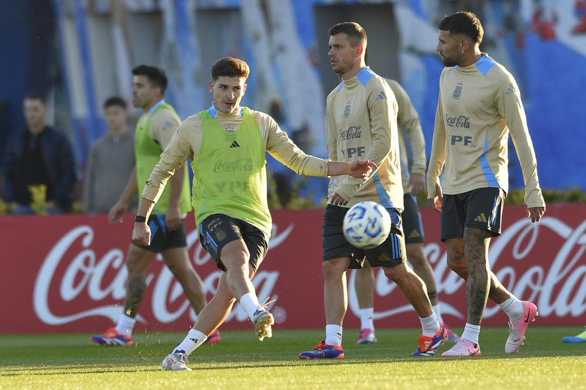 Scaloni deseó a Julián Álvarez que le vaya bien en el Atlético de Madrid