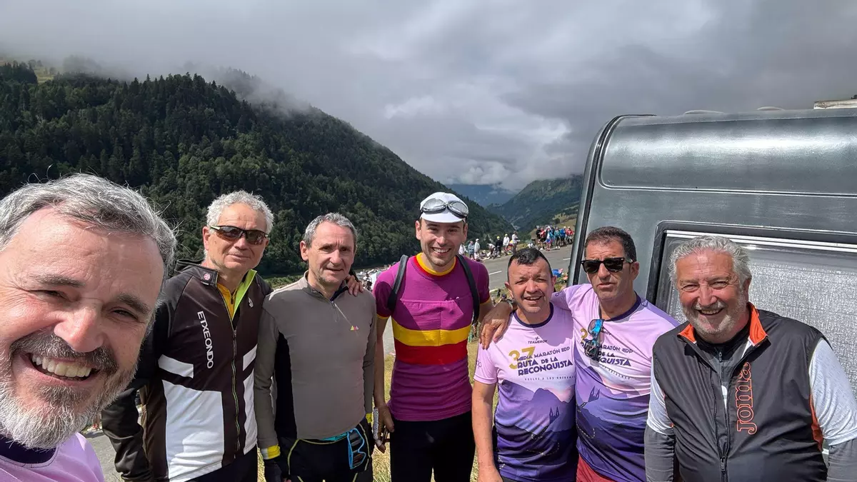 El historiador asturiano que sube el Tourmalet con maillot de lana y una bici de 20 kilos