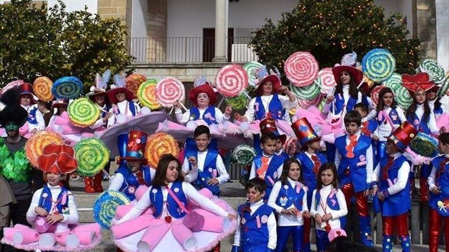 Cinco comparsas participarán el domingo en el desfile del carnaval