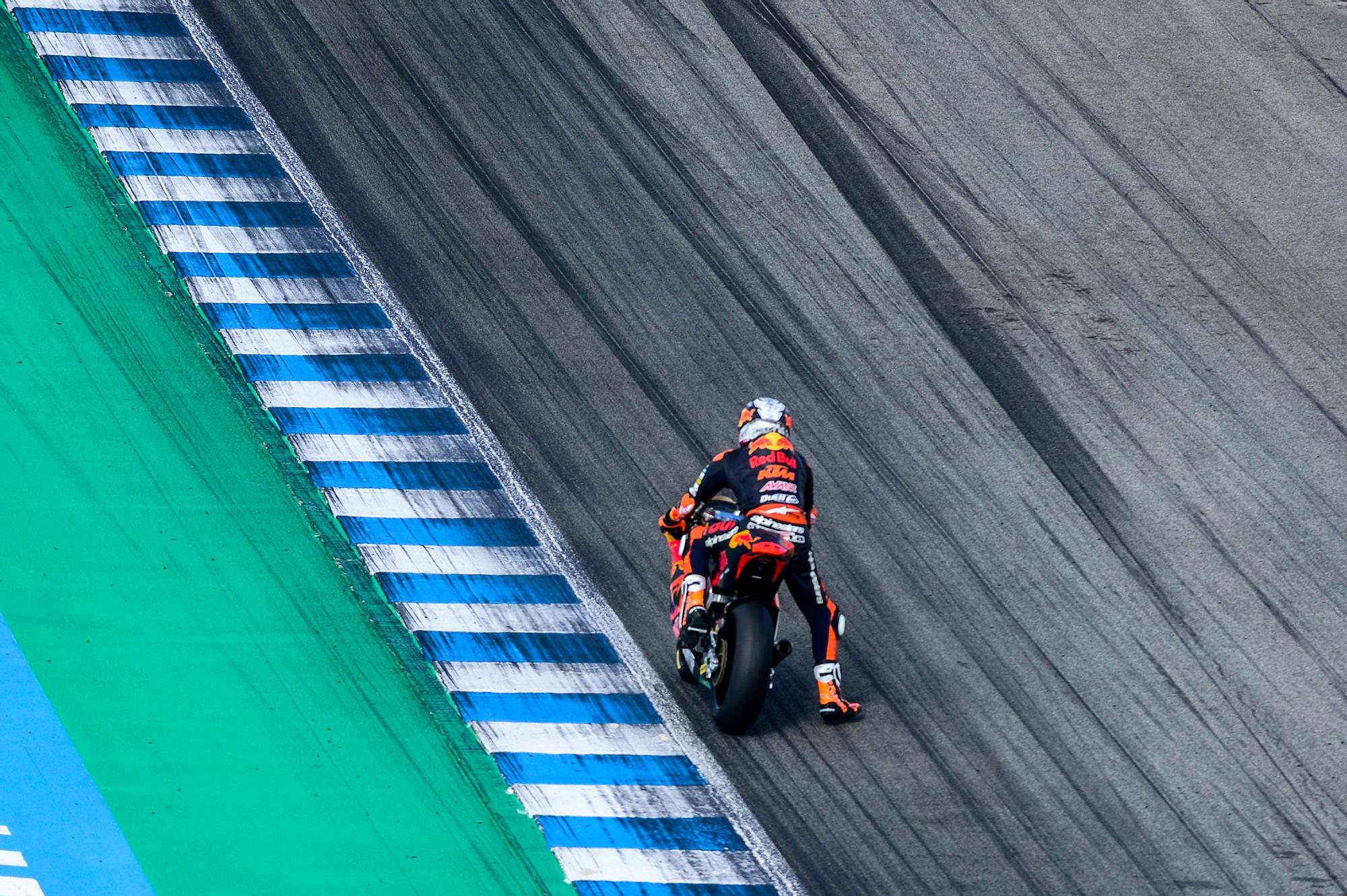 Pedro Acosta, en su segundo día de entrenamientos en Jerez con la Moto2