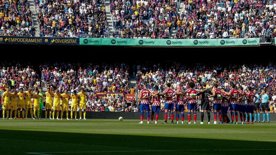 FÚTBOL FEMENINO  El álbum de cromos de la Liga F presenta su segunda  edición : Nos paraban por la calle