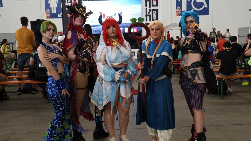 Vigo acoge la Kokoro Japan Expo: miles de fieles disfrutan del manga, el anime y el 'cosplay'.