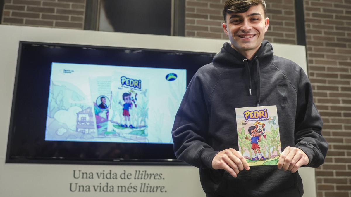 Pedri en la presentación del libro