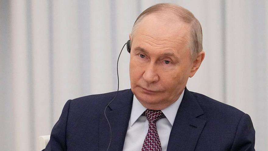 Rusia asegura que el estrecho de Ormuz sigue abierto para sus buques