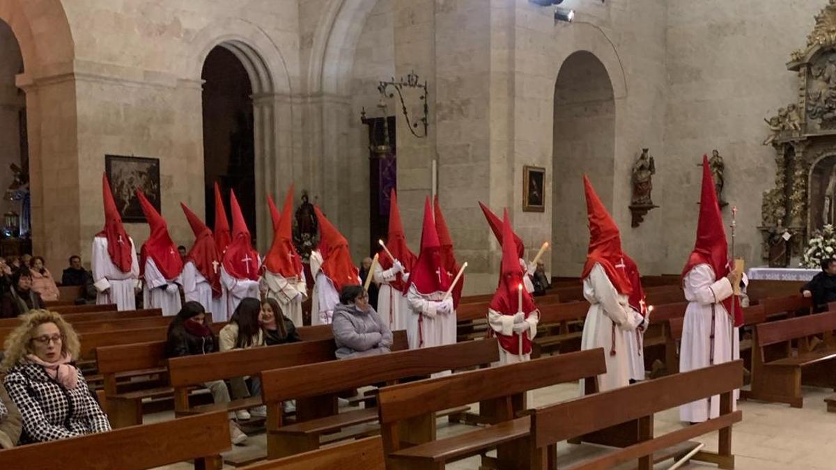 Acto del Silencio en la iglesia de San Juan de Fuentesaúco