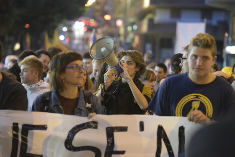 5.000 persones es manifesten a Manresa per protestar contra la repressió policial