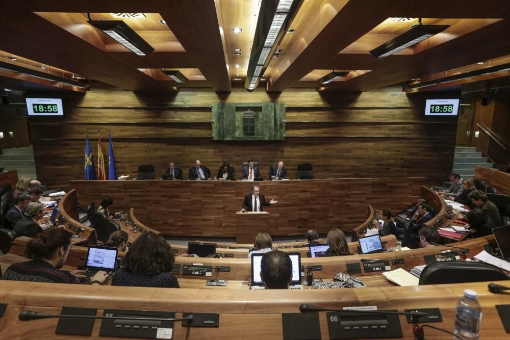 Debate en la Junta sobre los presupuestos asturianos