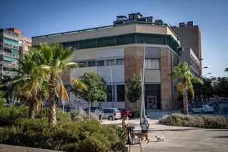 Sant Adrià ultima la compra de un edificio a Telefónica por dos millones de euros para hacer pisos para mayores