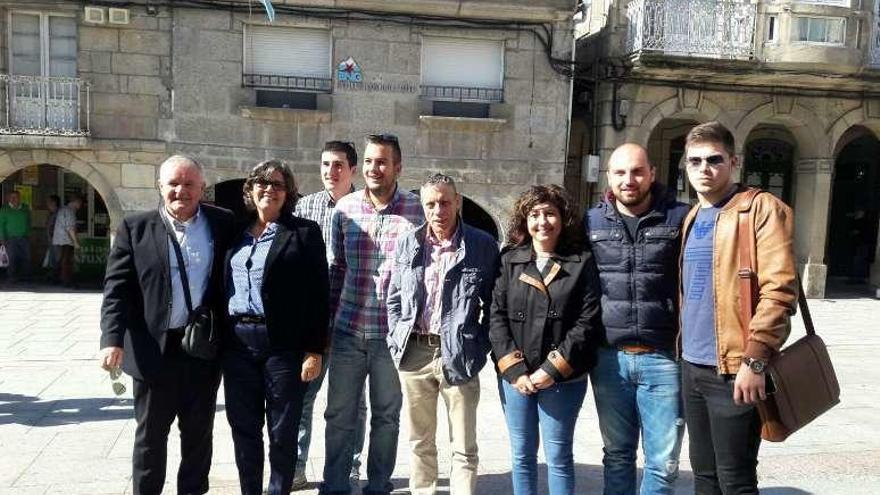 De la Torre y Moure recibieron a algunos de los participantes. // FdV