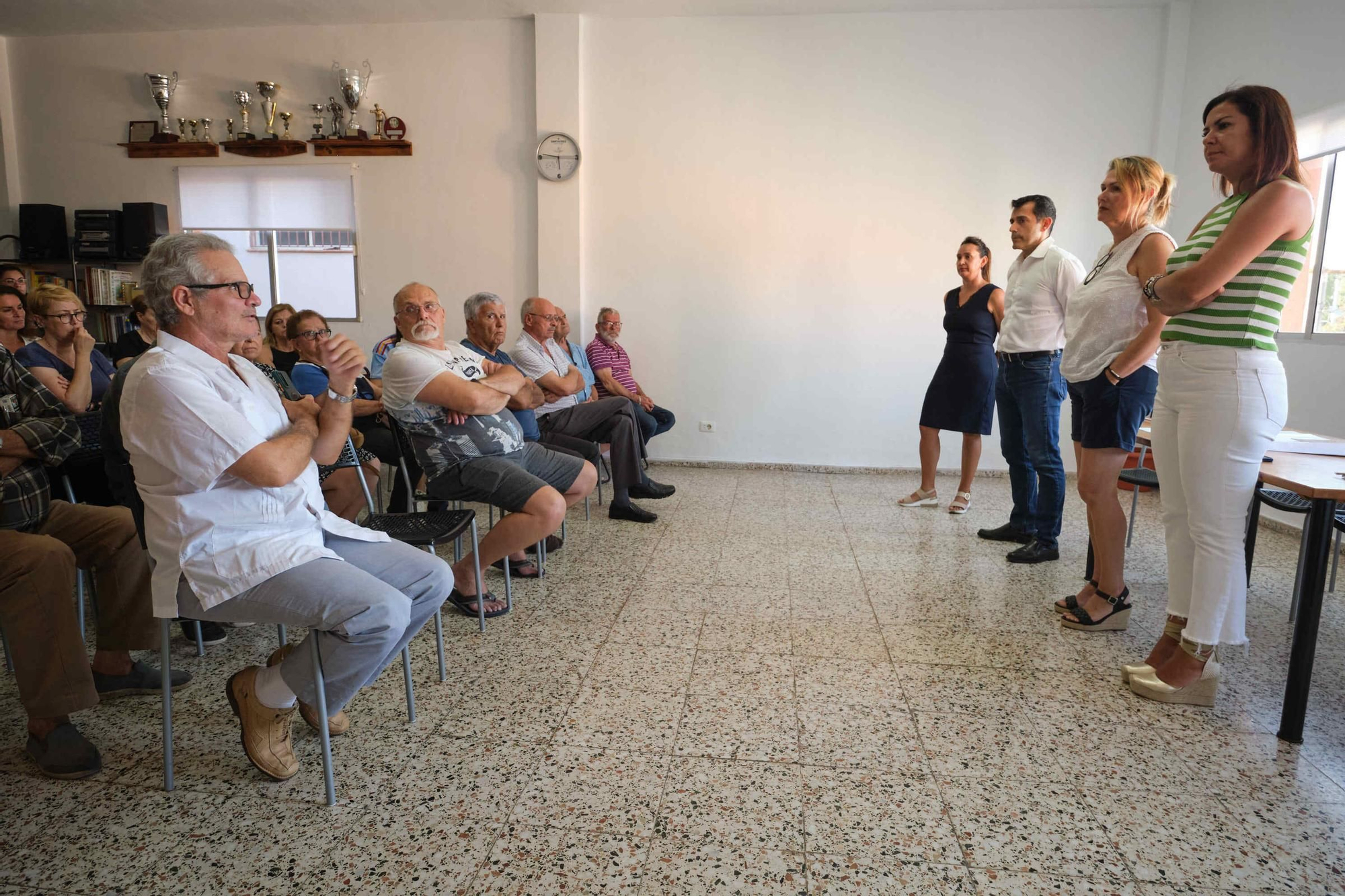 Visita de Juan José Martínez, concejal de Patrimonio, al barrio de Las Moraditas