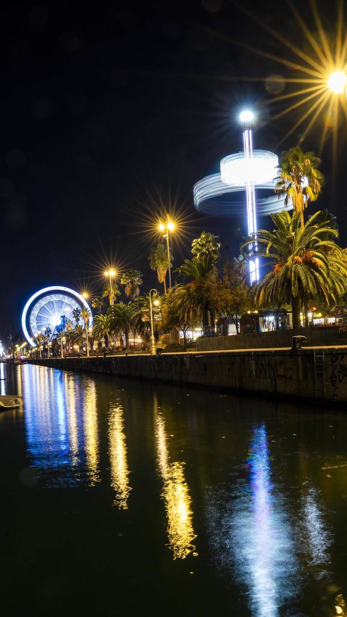 Encendido de la iluminación de Navidad en el puerto de Barcelona