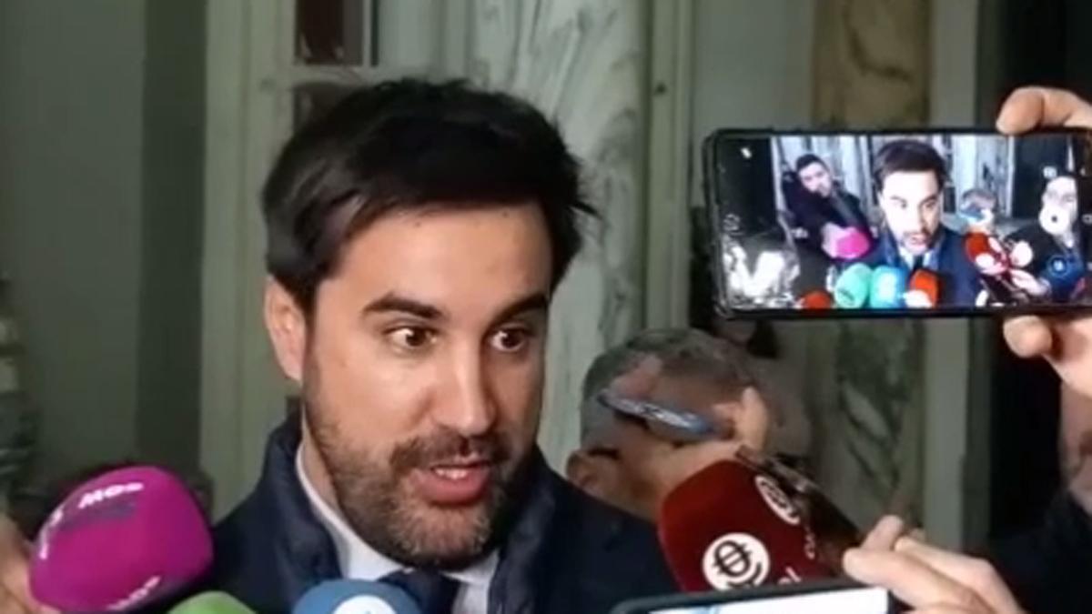 Solís, tras una reunión con Ribó en el Ayuntamiento