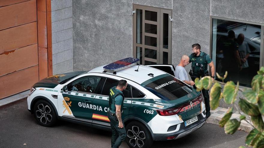 El presunto autor del asesinato de su madre en Costa del Silencio pasa a disposición judicial en Arona