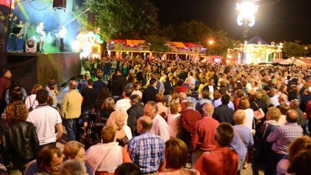 Una actuación nocturna en las Festas do Carme. | G.N.