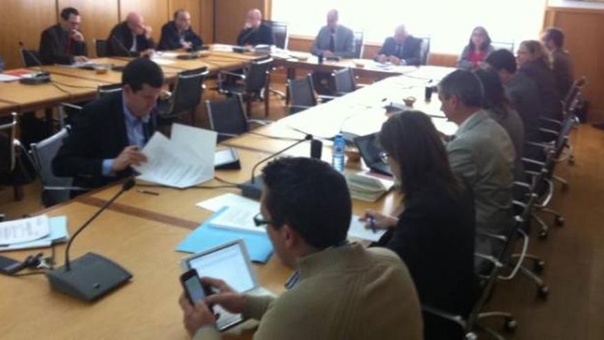 Un momento del Consejo de Gobierno celebrado ayer en la Universidad de Alicante.