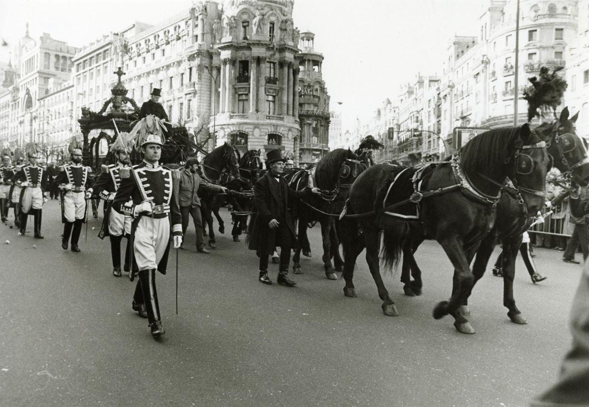 El entierro de Enrique Tierno Galván, que fue alcalde de Madrid entre 1979 y 1986