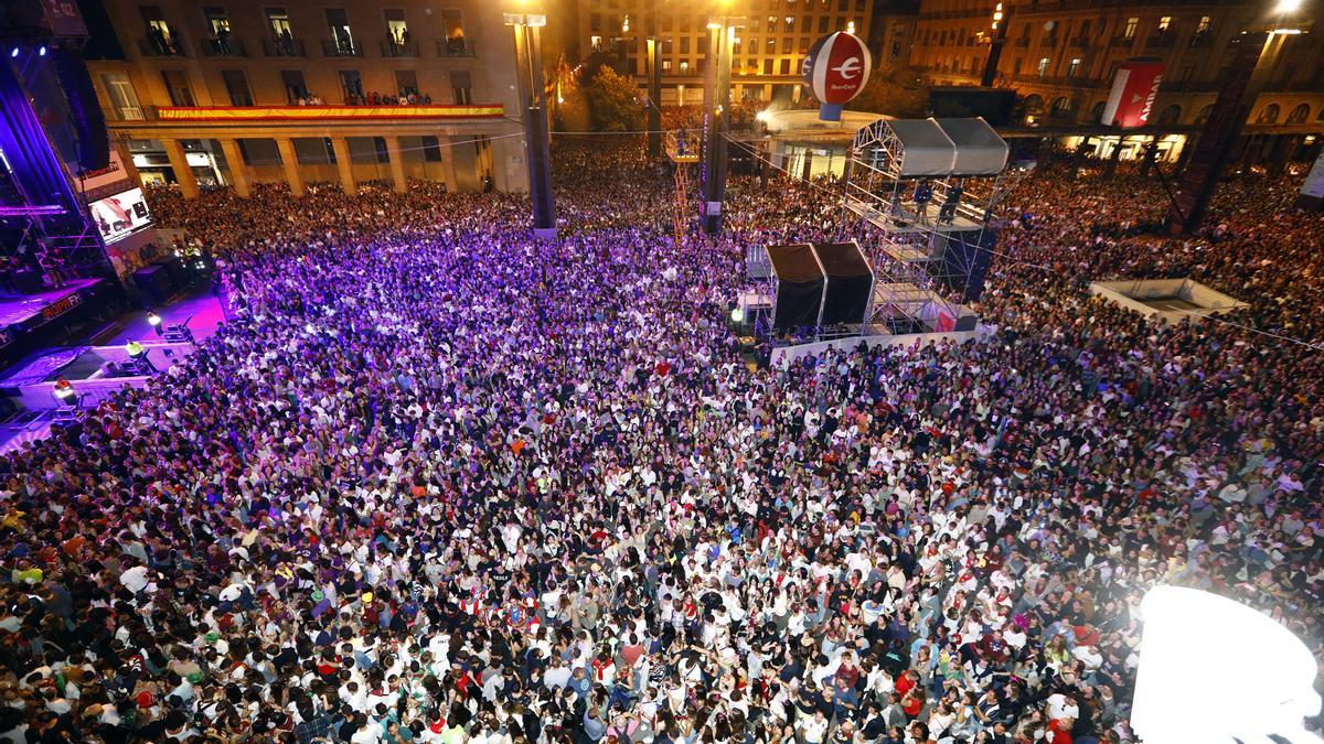 El pregón ha sido, hasta ahora, uno de los actos más multitudinarios.