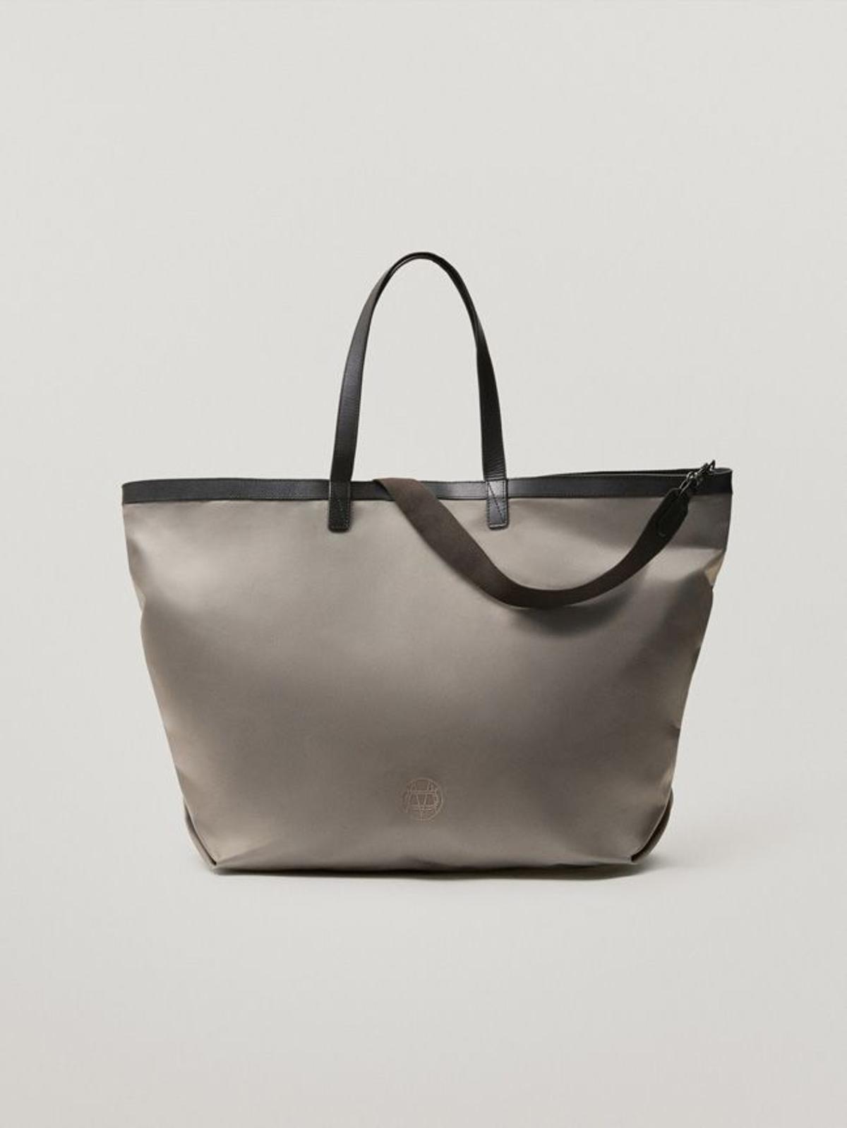 Bolso 'shopper' con detalles de piel, de Massimo Dutti