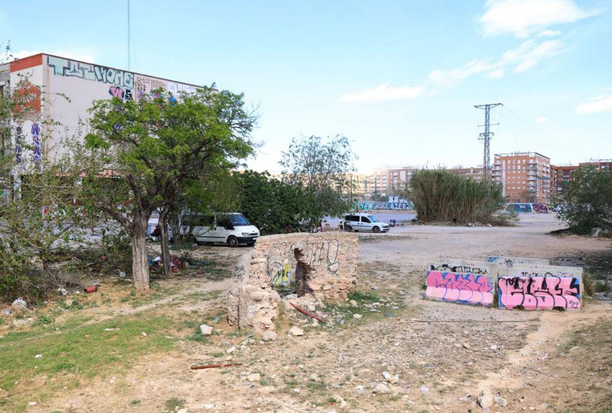 València protege el muro de los fusilados en el Horno de Cal | FRANCISCO CALABUIG