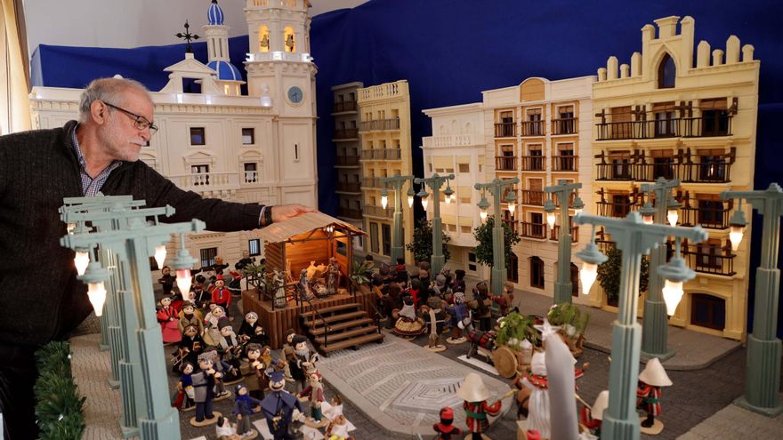 Recreación de un belén con la plaza de España de Alcoy