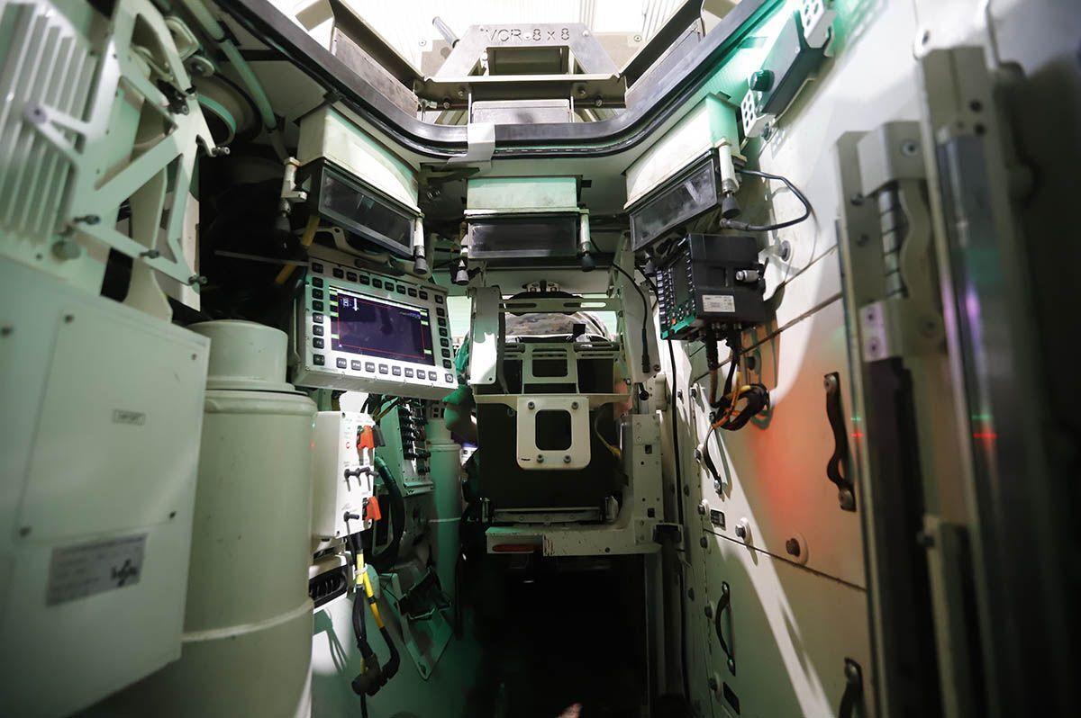 Interior de un VCR 8x8 Dragón, vehículo que se desarrollará en la Base Logistica del Ejército de Tierra en Córdoba
