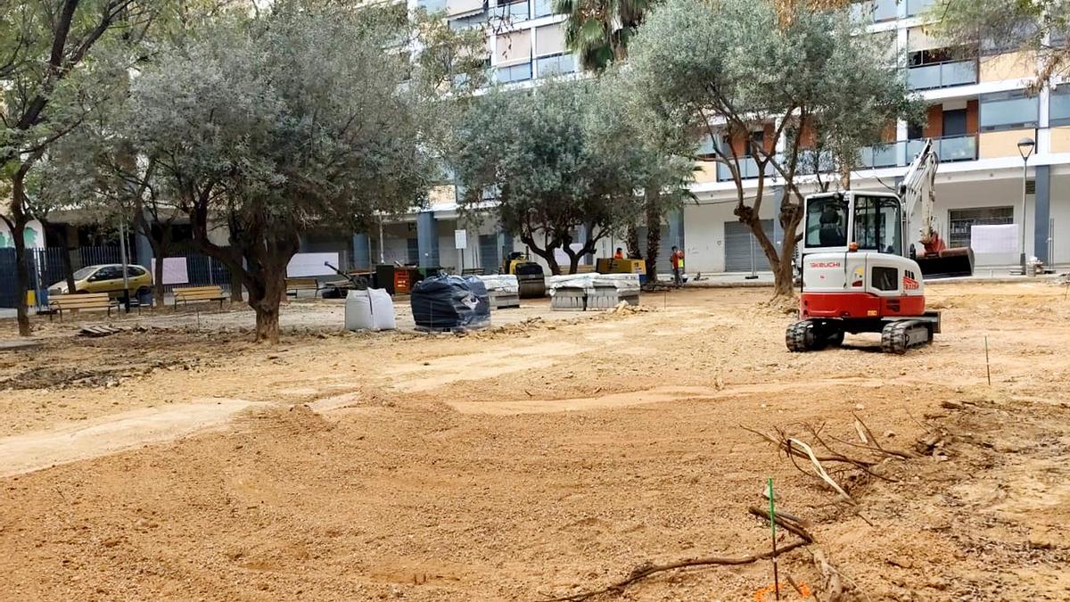 Obras en la Plaza Fusta de Benetússer.