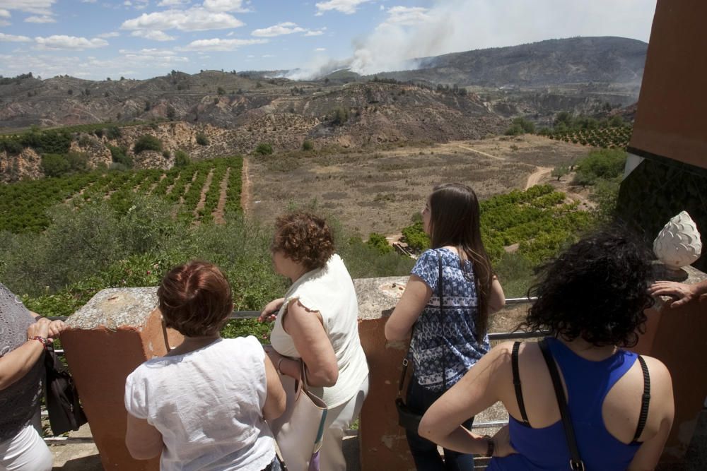 El fuego en los términos de Anna, Chella y Bolbait