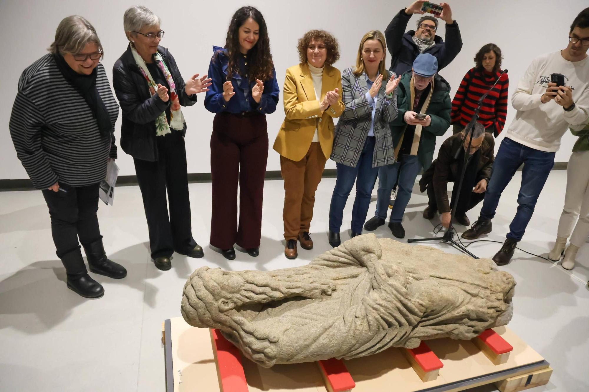 As estatuas do Pórtico da Gloria volven ao pobo