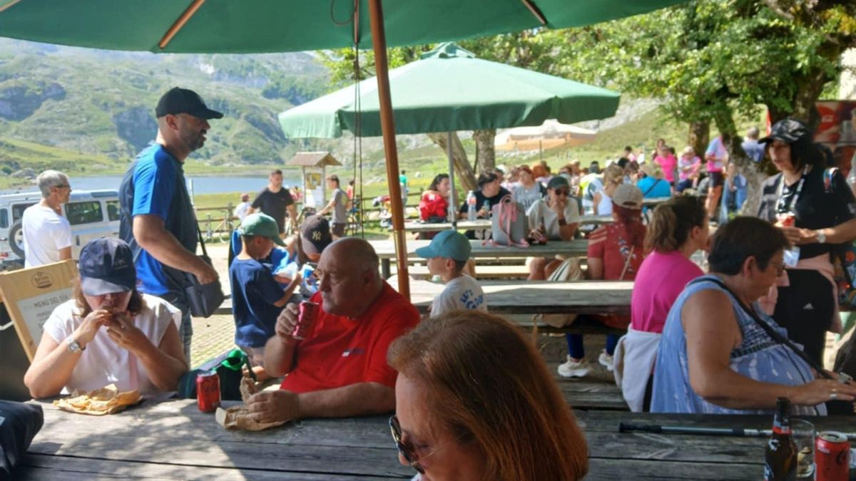 Ambiente este martes en los Lagos de Covadonga