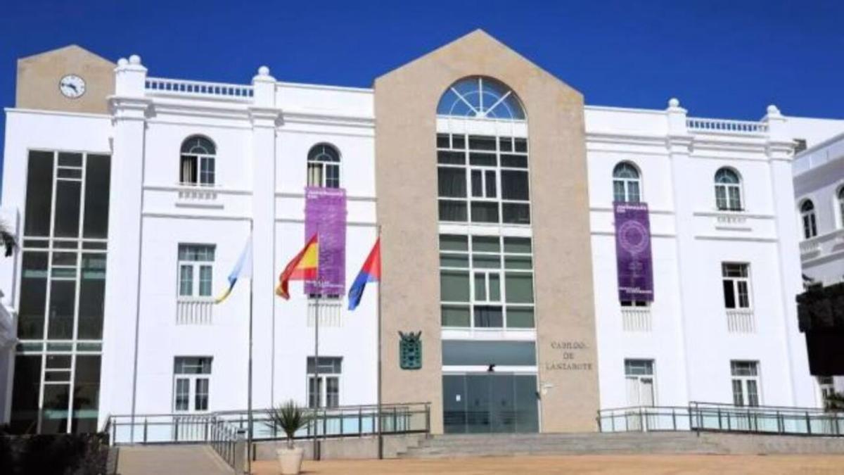 Fachada del Cabildo de Lanzarote en una imagen de archivo.