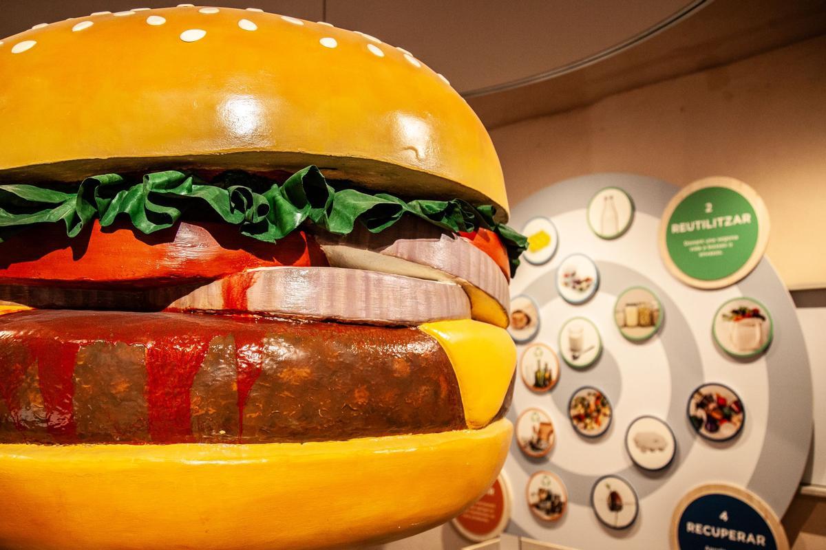 L'ÀgoraTeca convida a mirar, tocar i pensar sobre la nostra alimentació.