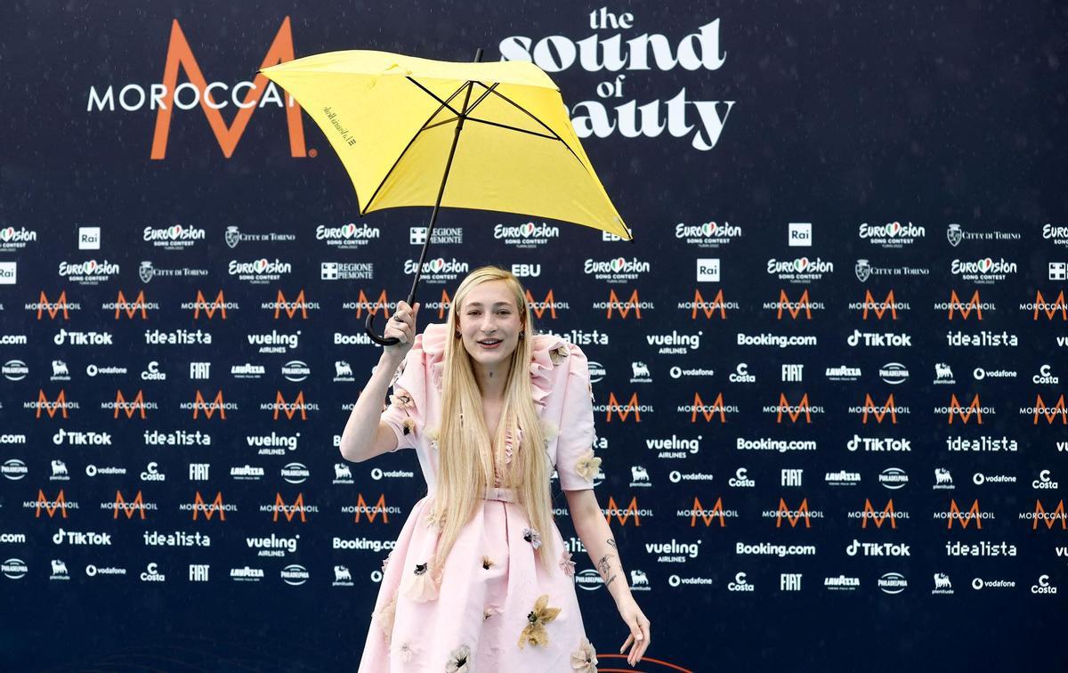 S10, en la Alfombra Turquesa de Eurovisión 2022.