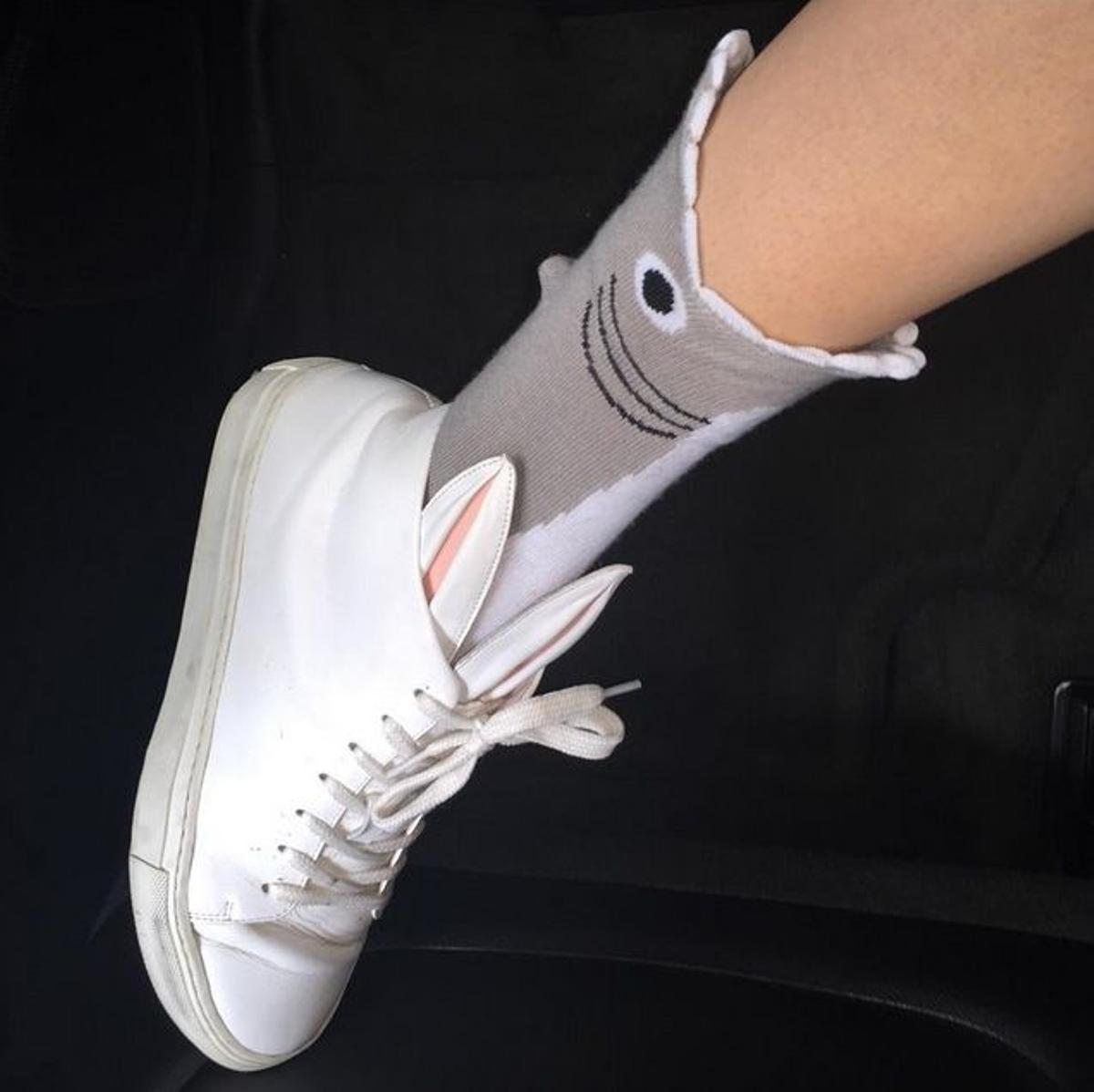 Cara Delevingne muestra en su Instagram las zapatillas de Minna Parikka