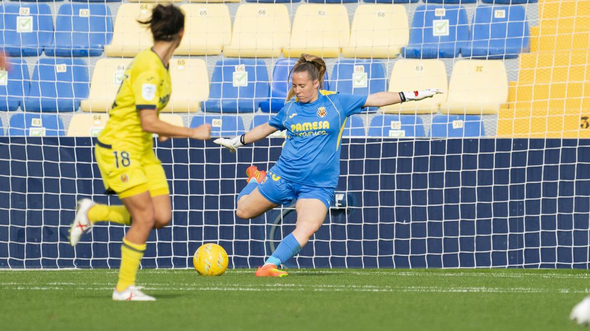 Carmen Carbonell ha disputado muchos partidos de titular en la portería del Villarreal.