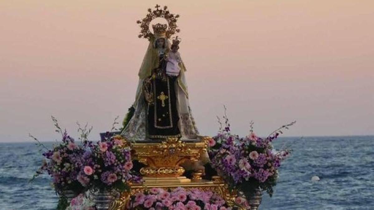 Rincón se rinde un año más ante la Virgen del Carmen.