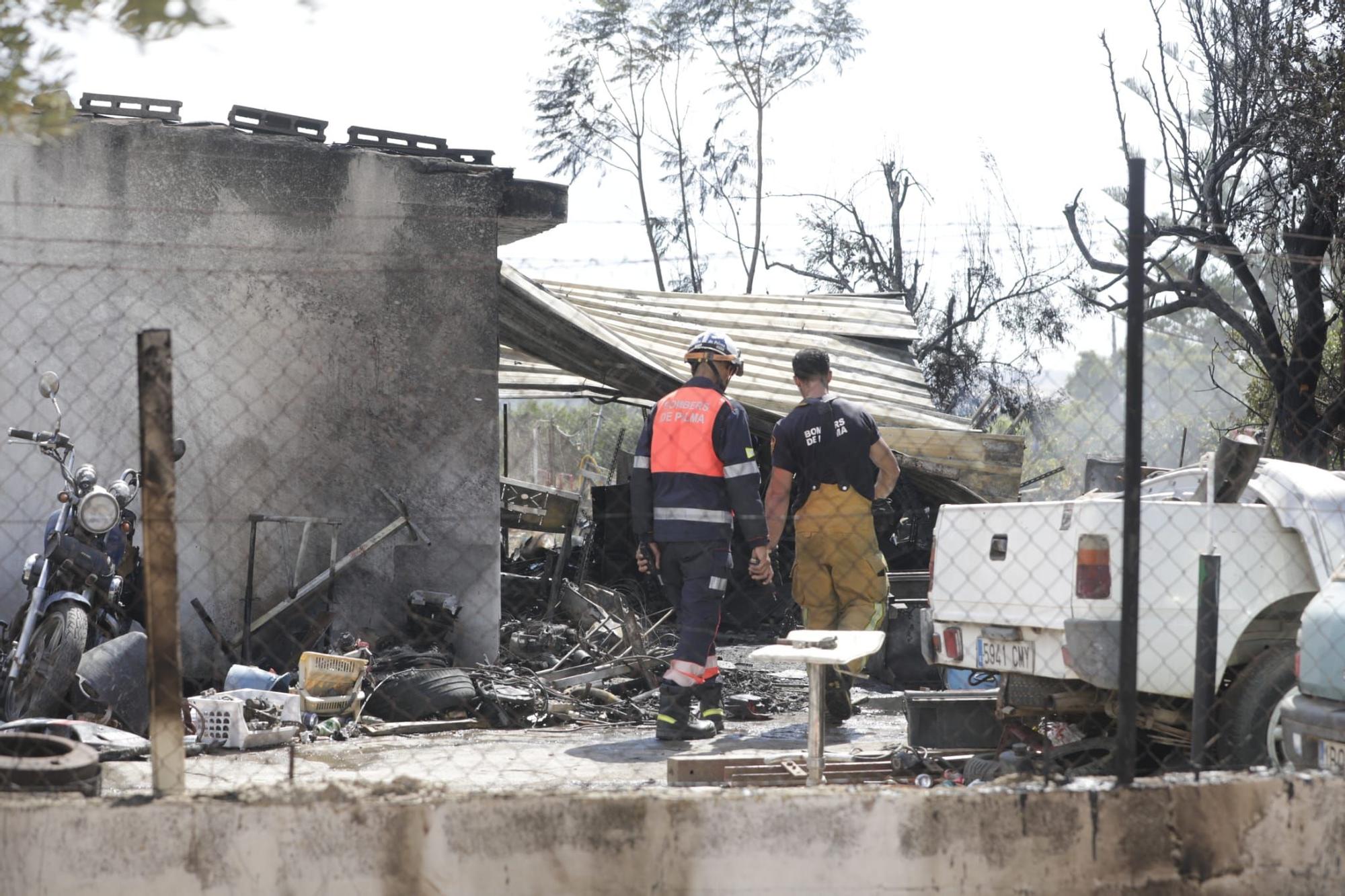 Un intoxicado en un incendio en una finca de Son Ferriol