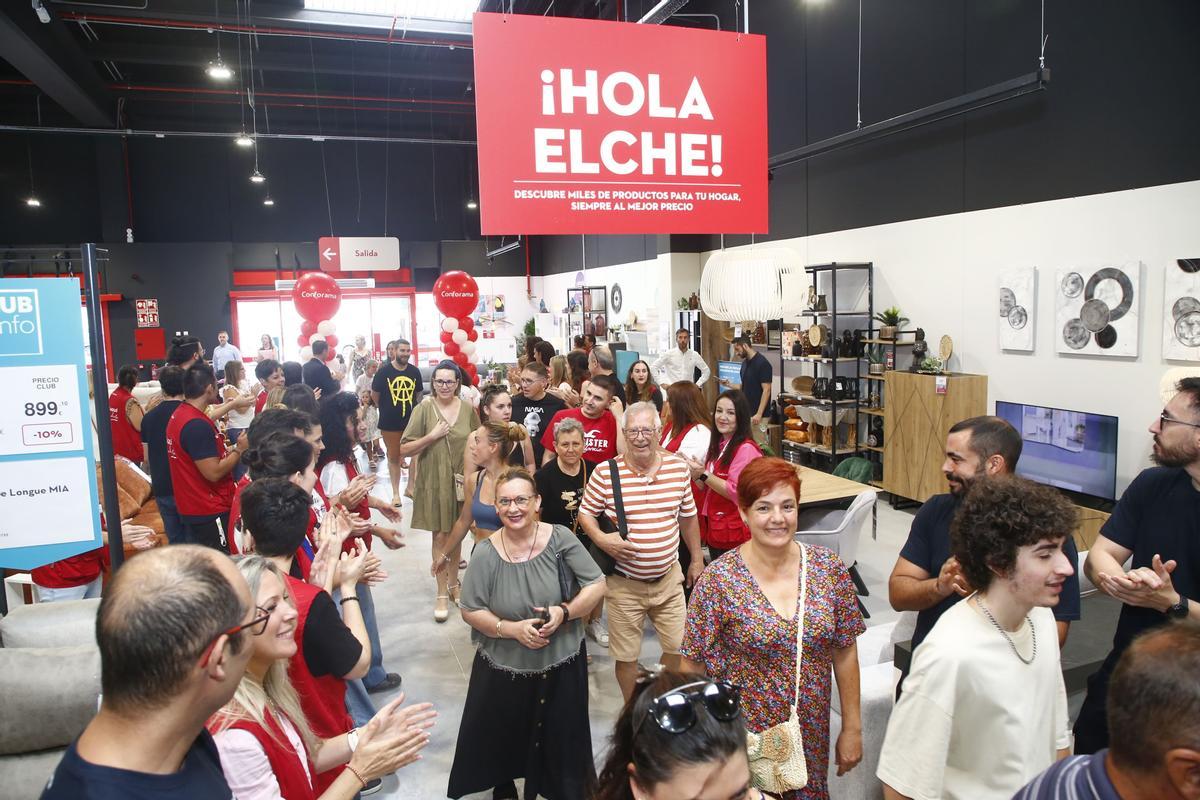 Conforama Elche es el primer establecimiento en mostrar el nuevo concepto de tienda de la compañía, centrado en mejorar la experiencia de compra de sus clientes.