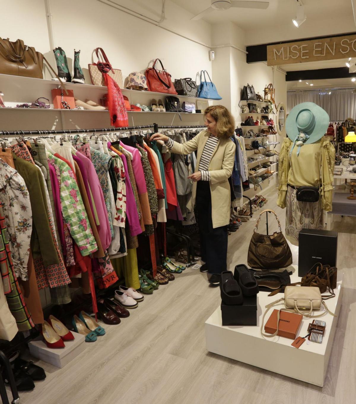 El Govern vol que les grans botigues de moda ofereixin roba utilitzada