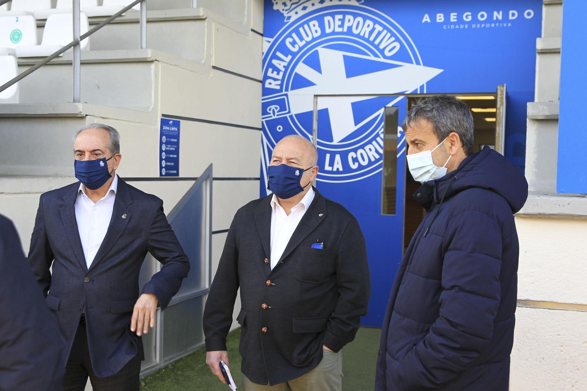 Visita del nuevo consejo de administración del Dépor a la plantilla del Fabril