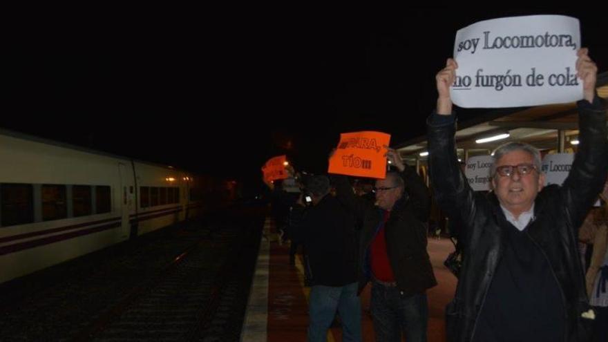 Protesta de noviembre en la estación de Cieza