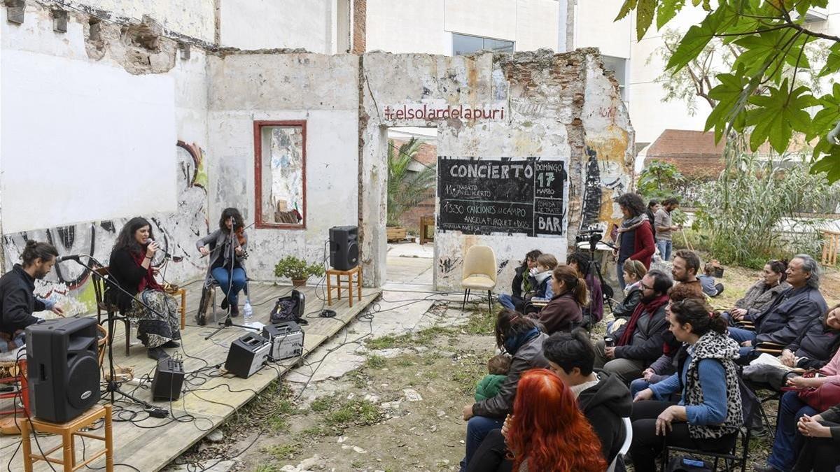 Concierto de Angela Furquet en el Solar del Poble Sec