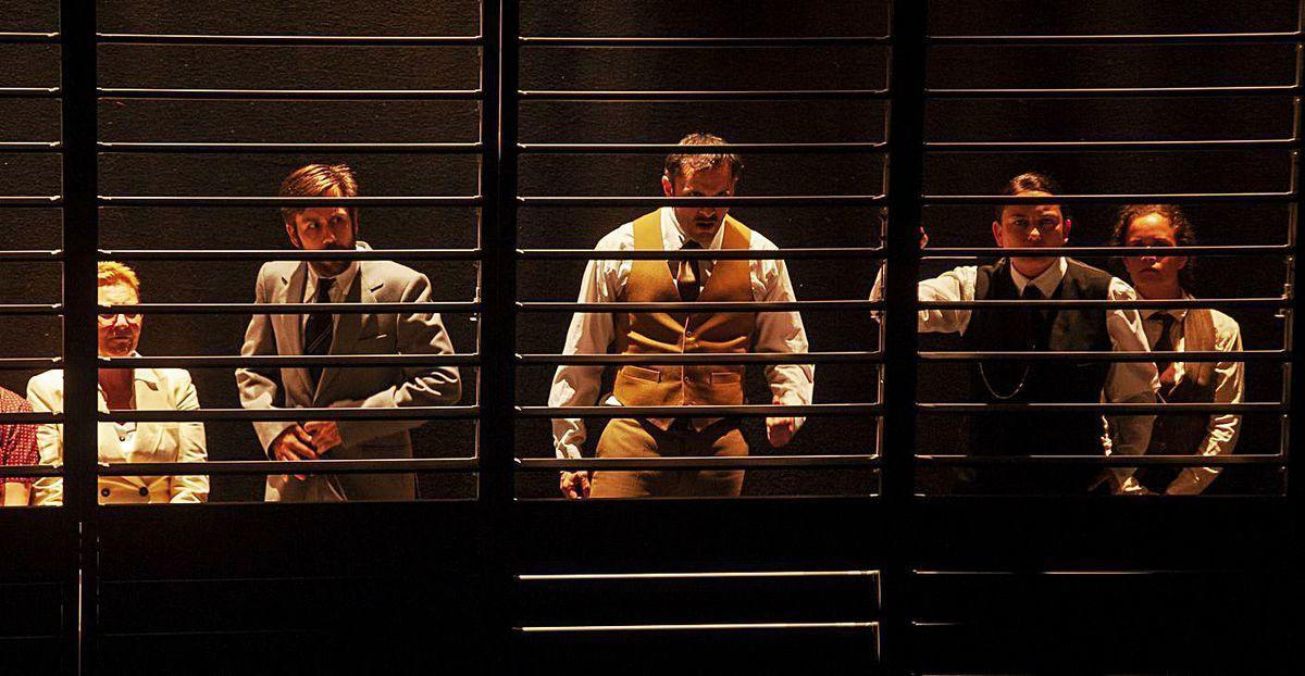 Mascarilla y distancia física en las aulas de teatro; complicado pero se puede