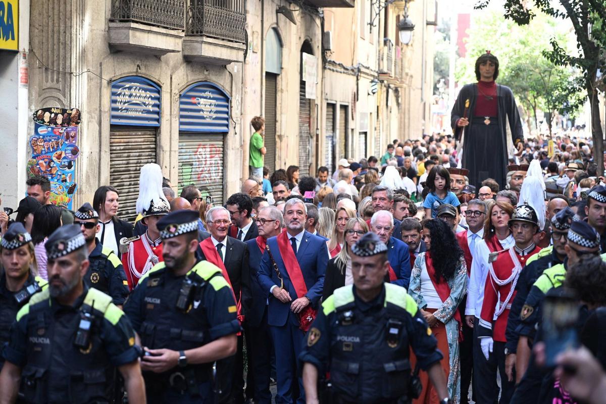 Collboni asiste a la misa de la Mercè