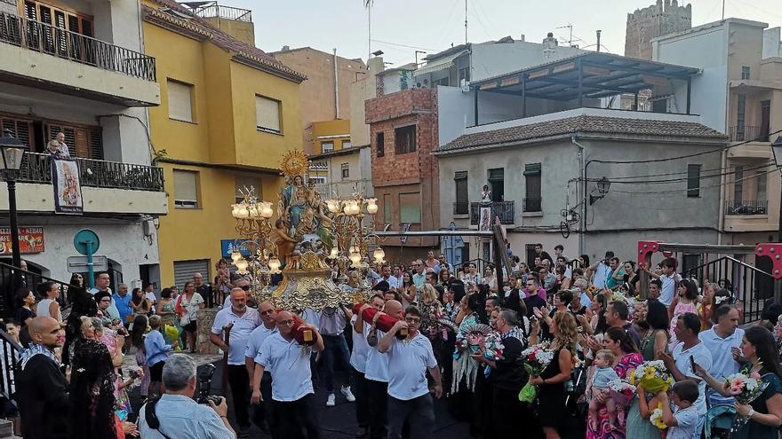Las Fiestas Patronales de Serra toman la calle en su faceta más popular